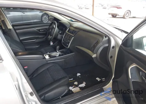 2016 Nissan Altima z USA, uszkodzony, nr VIN 1N4AL3AP5GN327697